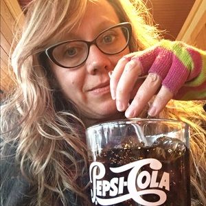 Meet your Posher, Rebecca